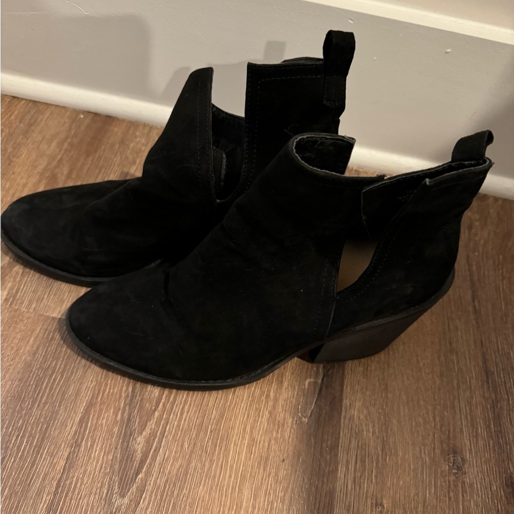 Black ankle booties